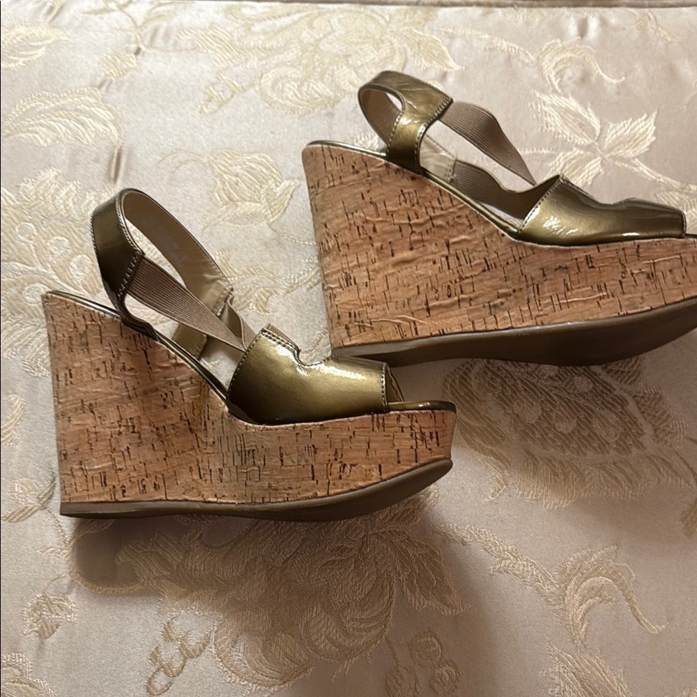 Michael Shannon Metallic Gold Wedges - Picture 5 of 7